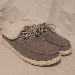 Hey Dude Britt gray white fur lined lace up boots size 10